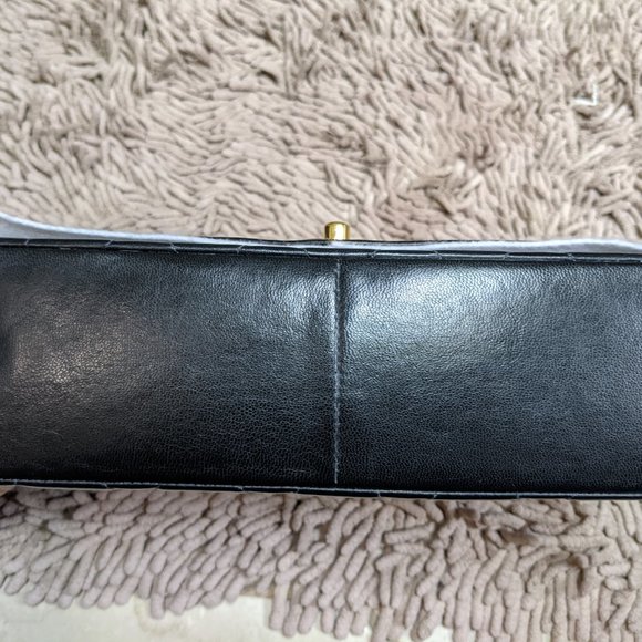 Chanel Diana Flap - SOLD - Picture 6 of 6